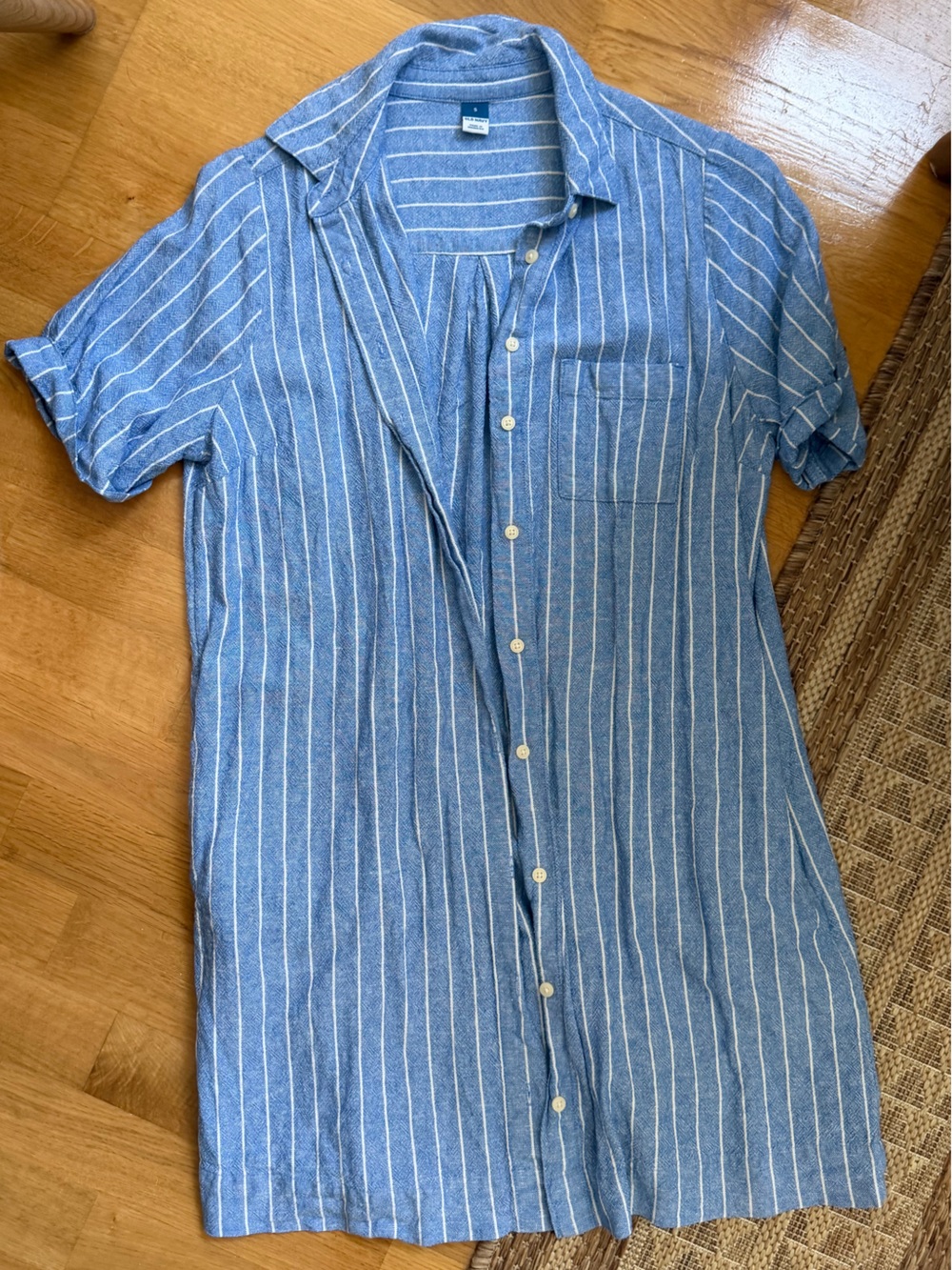 Old Navy Blue and White Striped Button-Up Shirt